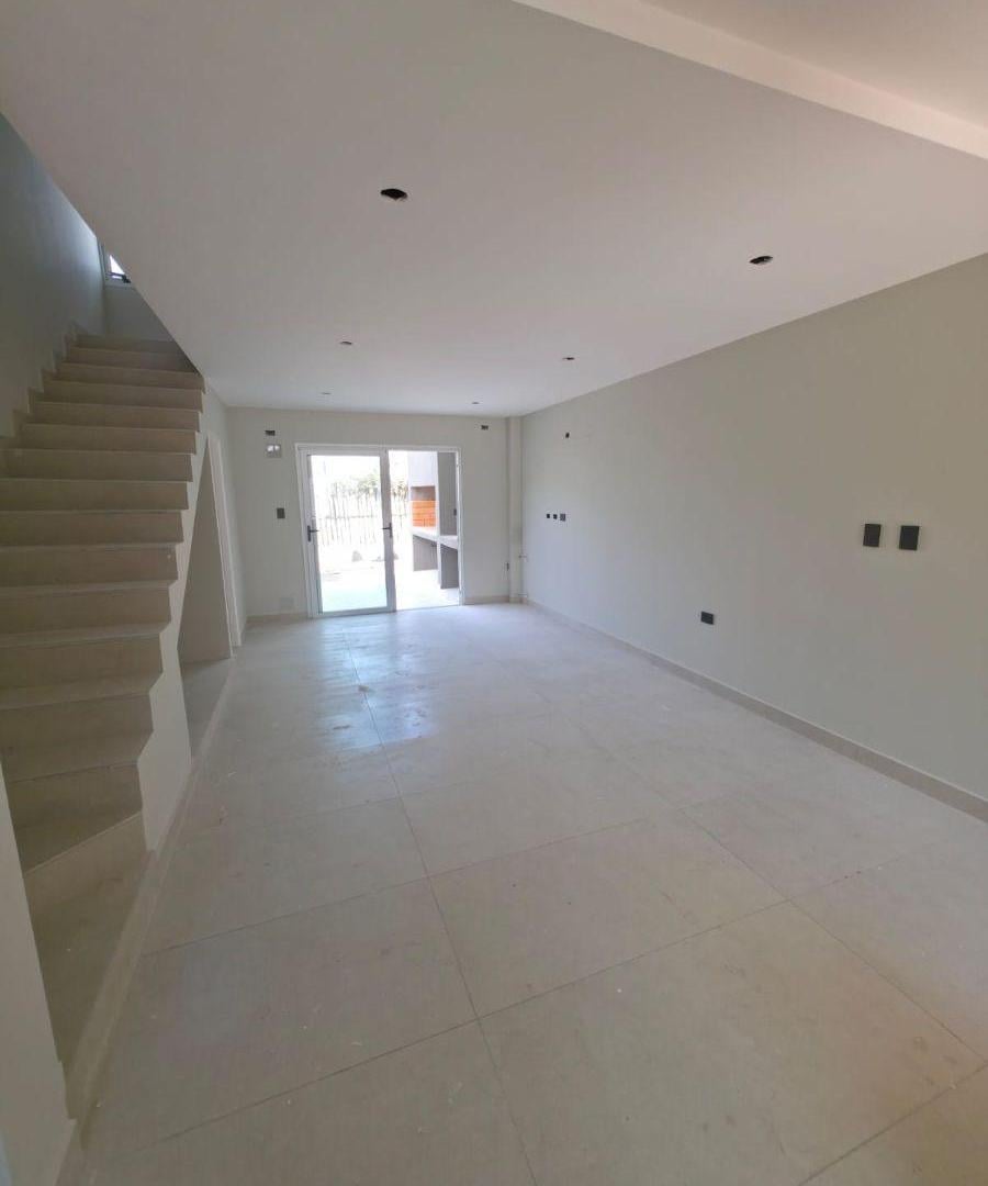Foto de Duplex en venta. Villa Cecilia., imagen 3