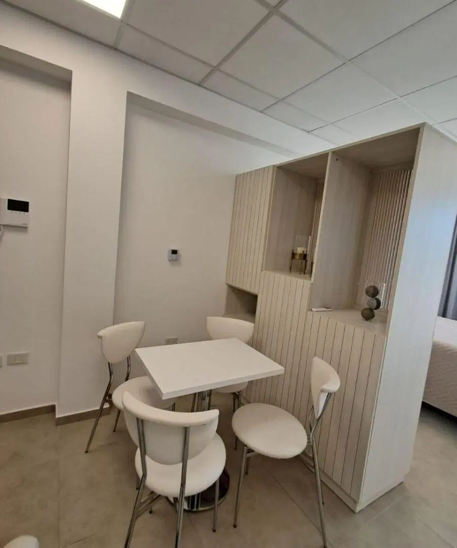 Monoambiente exclusivo, a metros del mar y de la plaza principal 2