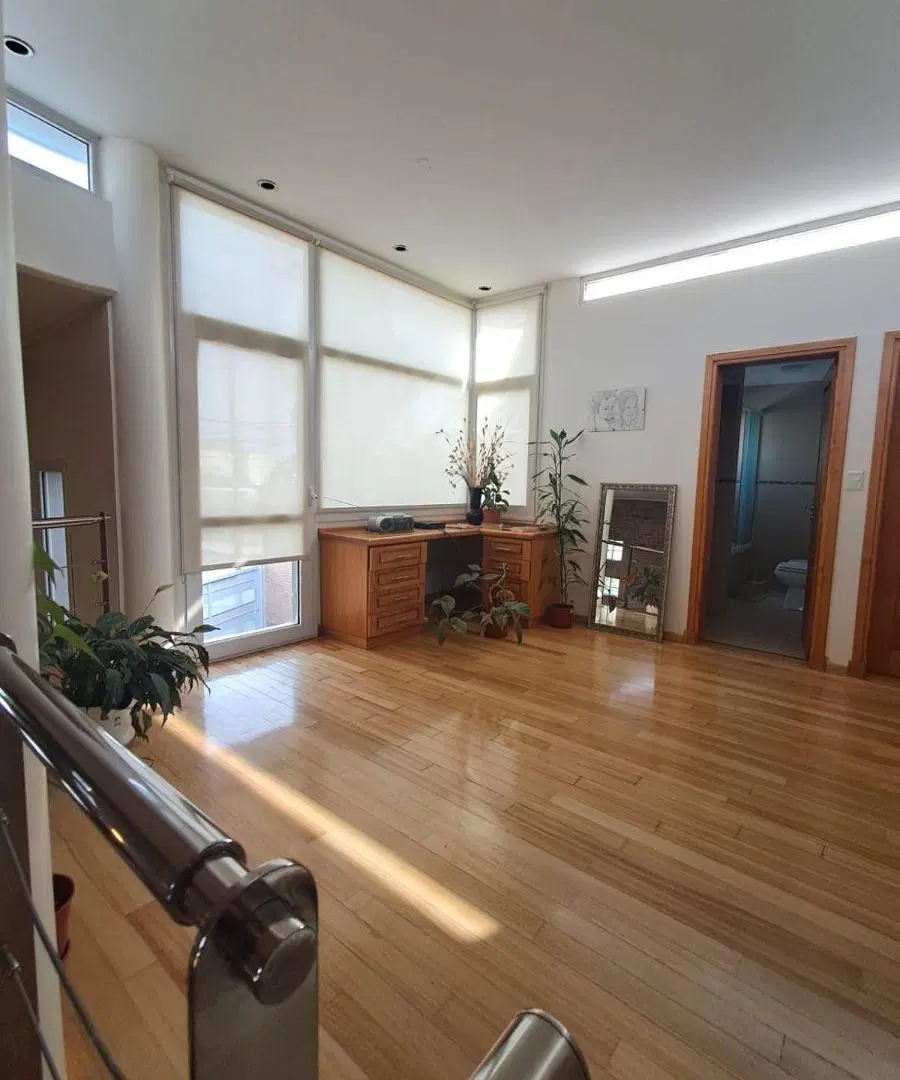 CASA EXCLUSIVA CON PATIO AMPLIO, GARAGE Y MAS 3