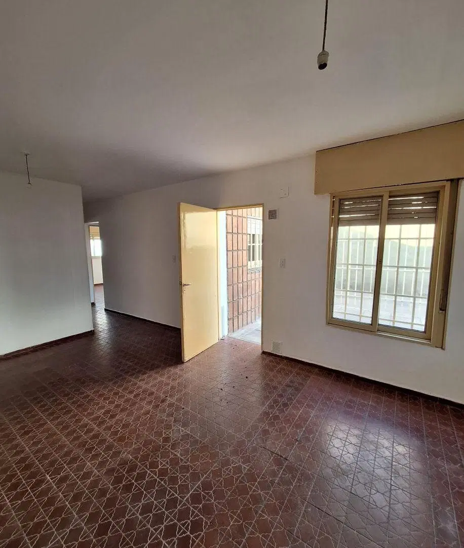casita dos dormitorios con patio en Villa Cabrera 4
