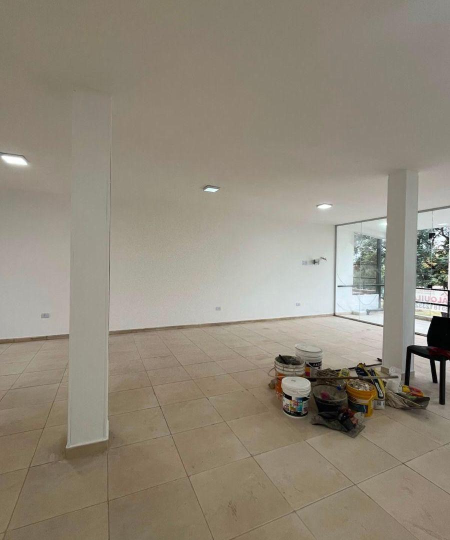 Foto de Local comercial excelente ubicación, plaza Poeta Lugones, imagen 5