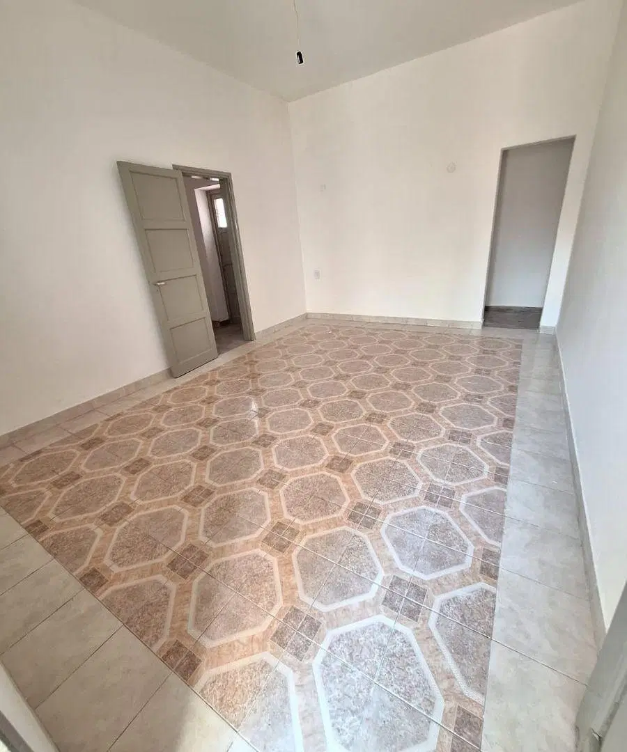 dpto de dos dorm con patio y terraza en gral bustos 2