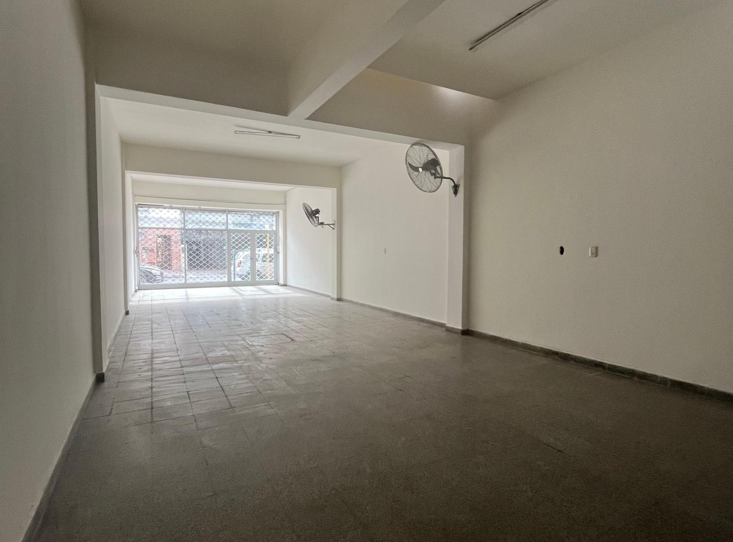 Foto de Local Comercial de 123m2 Catamarca esquina Maipu, imagen 1