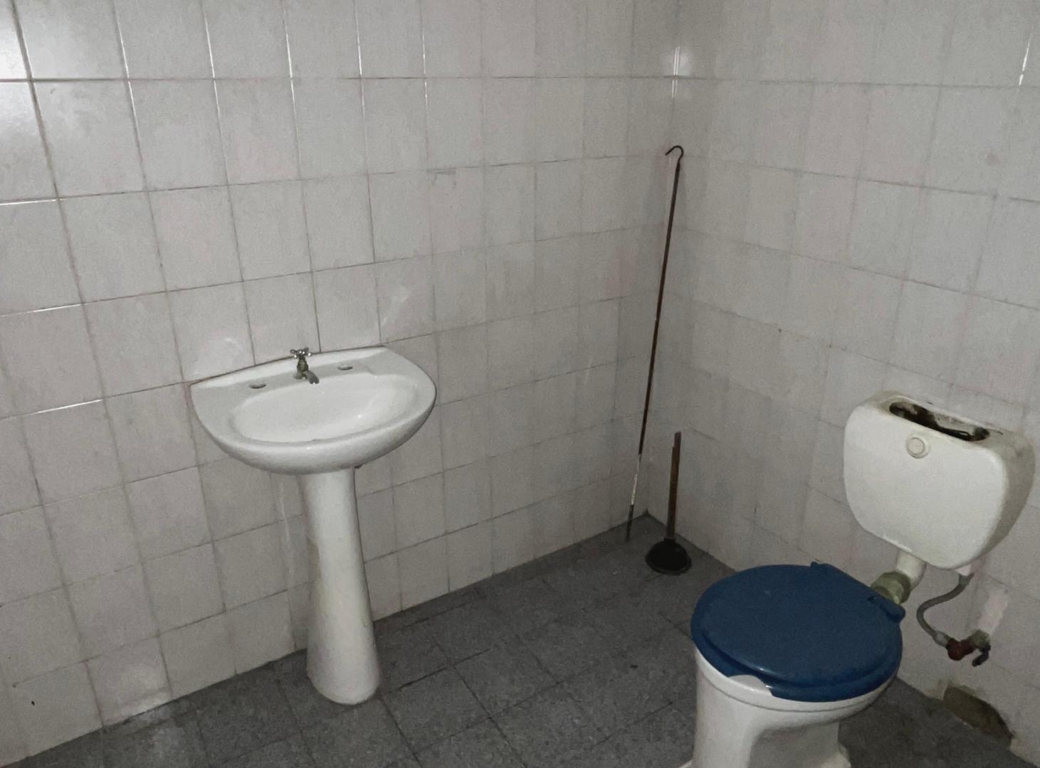 Foto de Local comercial Santa Ana atrás de La U, imagen 4