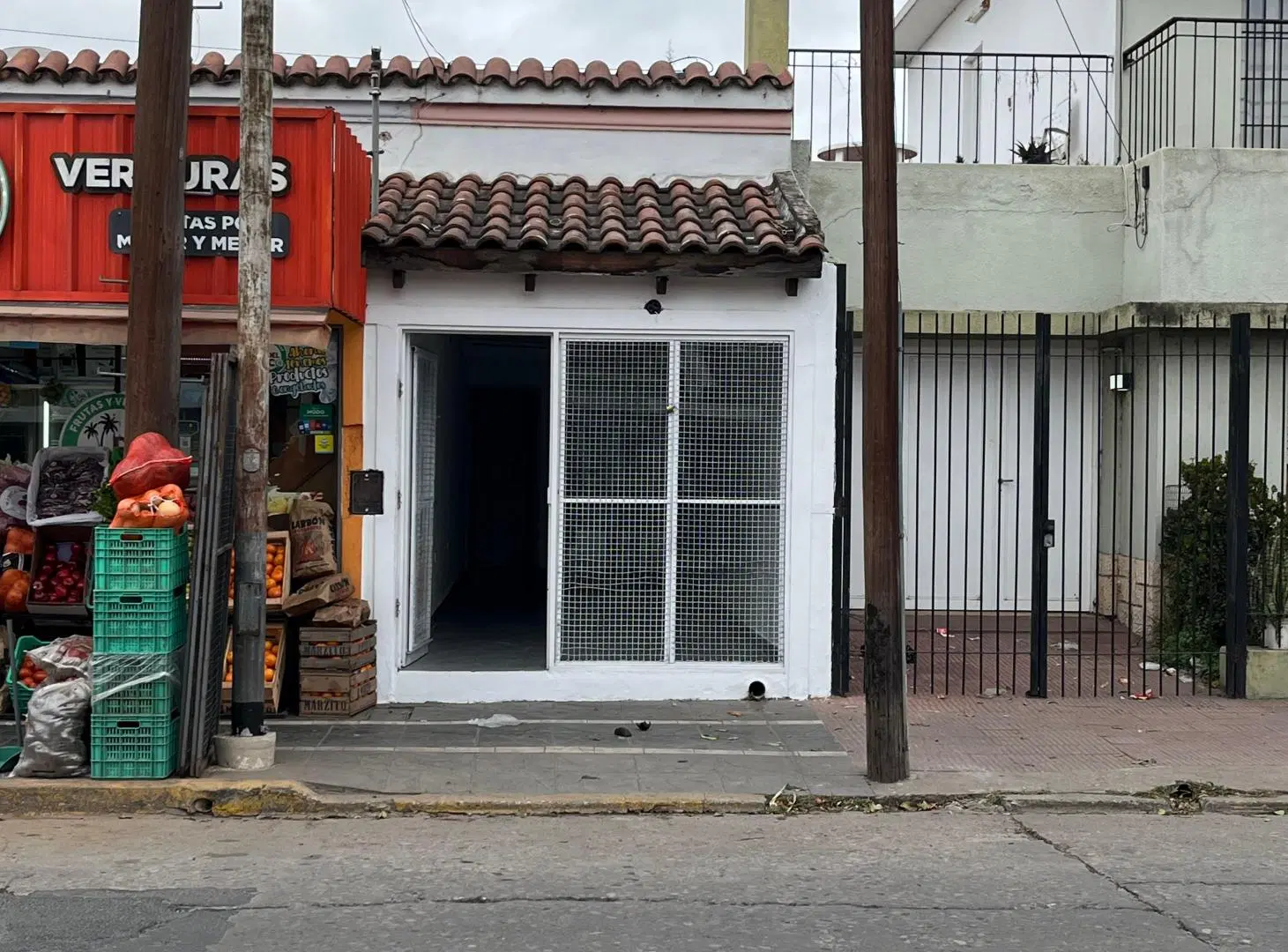 Local comercial Santa Ana atrás de La U 4