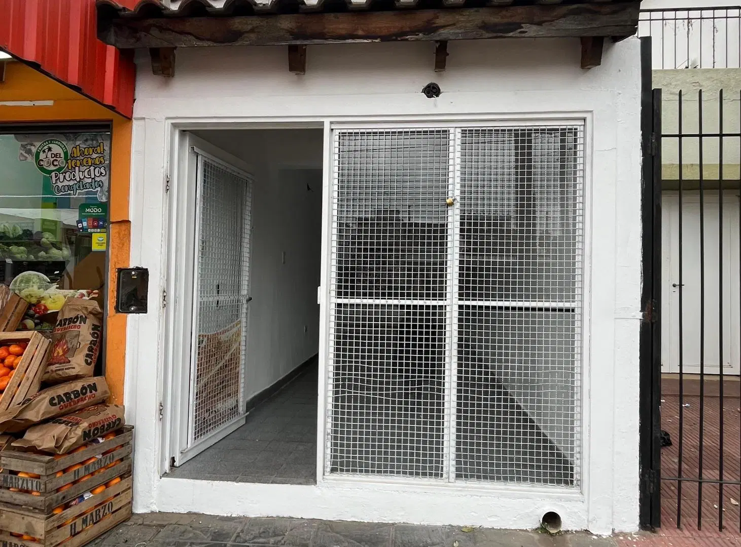 Local comercial Santa Ana atrás de La U 3