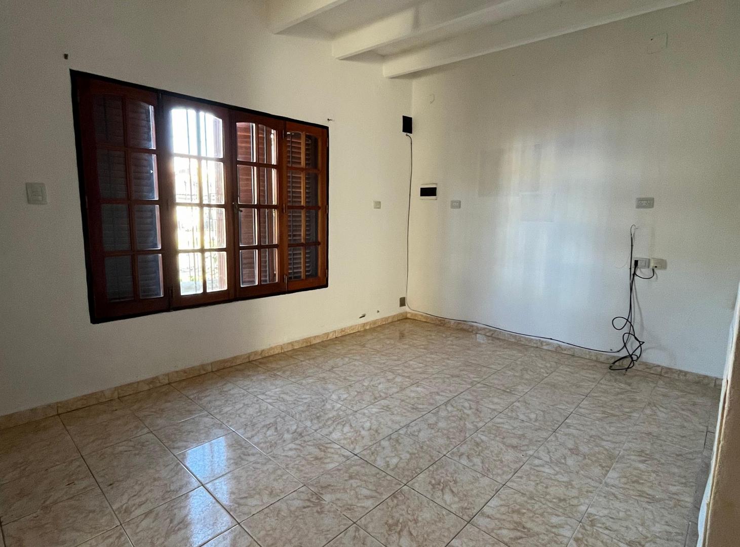 Foto de Casa de dos dormitorios c/cochera y patio, imagen 4