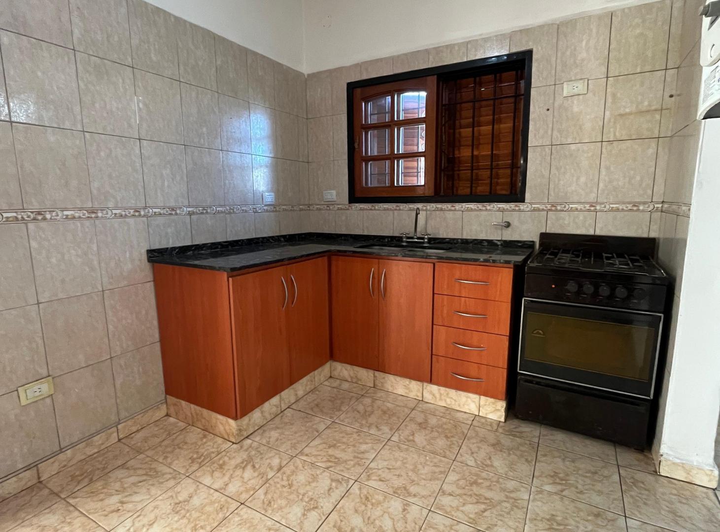 Foto de Casa de dos dormitorios c/cochera y patio, imagen 1