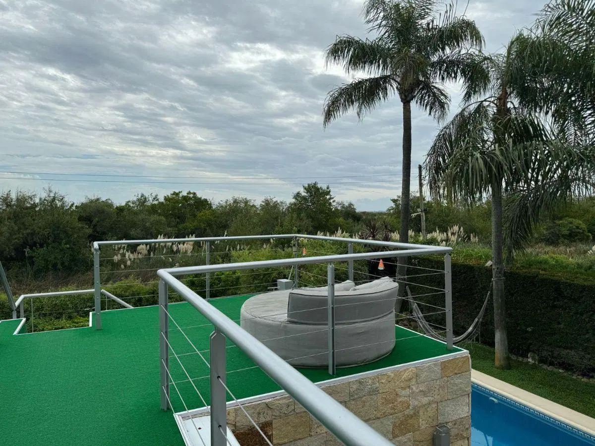 Excelente casa en Club Naútico Escobar 4