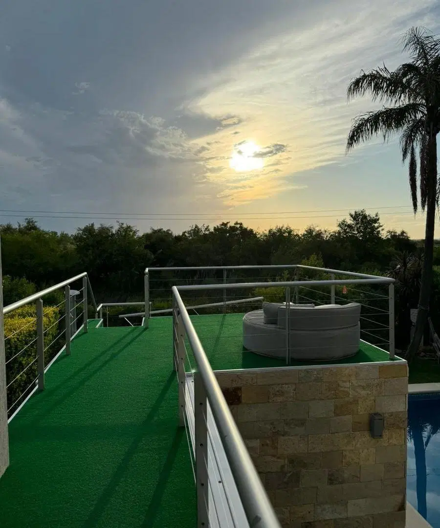 Excelente casa en Club Naútico Escobar 3