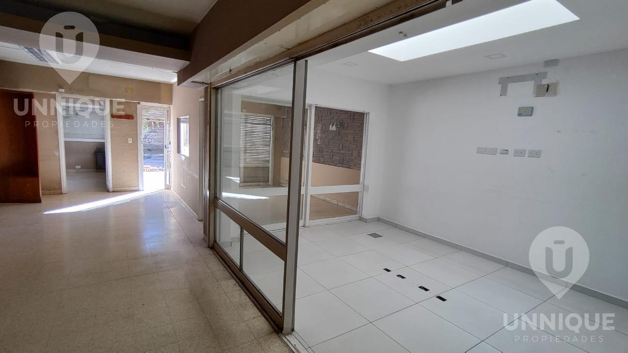 Casa en  Alquiler en centro de Cipolletti ideal para proyectos comerciales consultorios médicos ofic