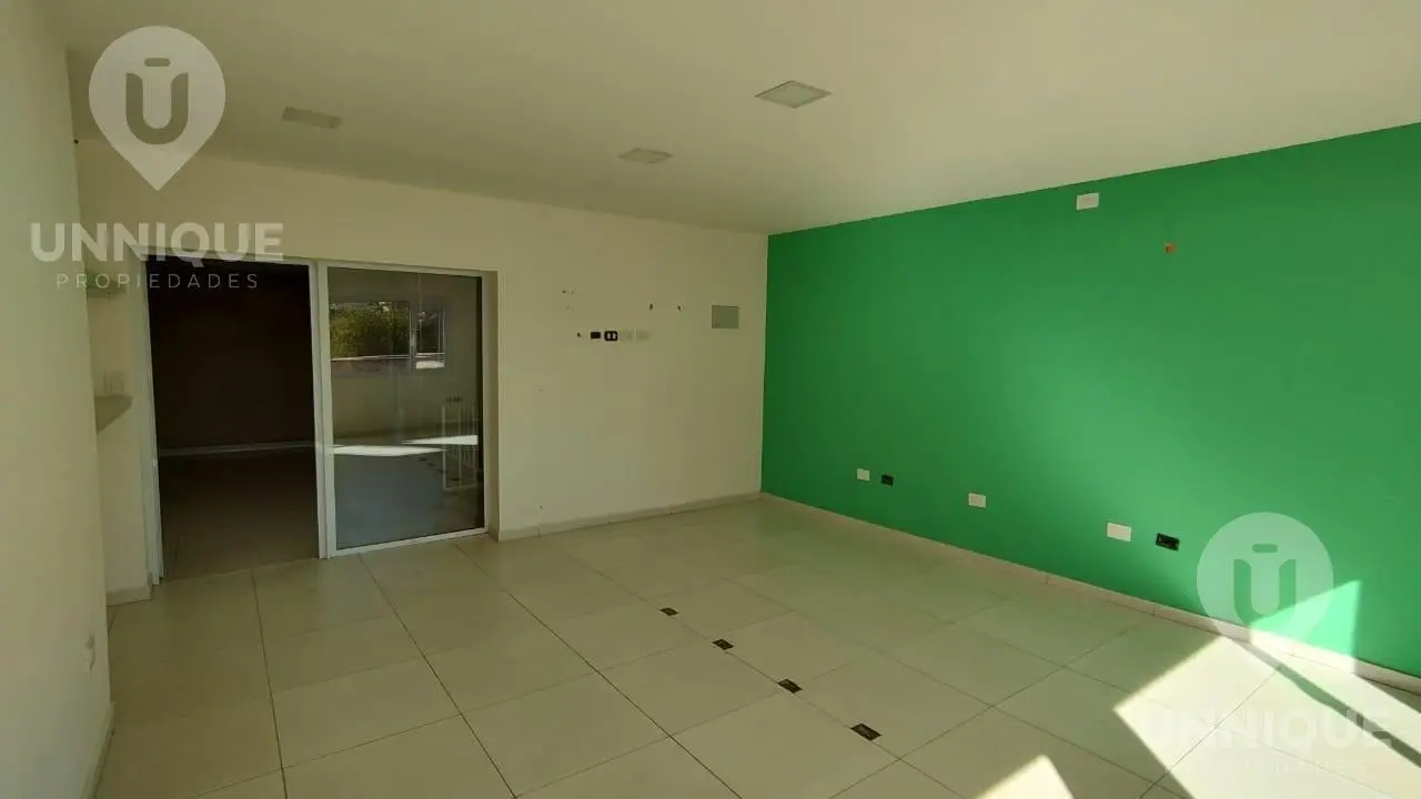 Casa en  Alquiler en centro de Cipolletti ideal para proyectos comerciales consultorios médicos ofic 4