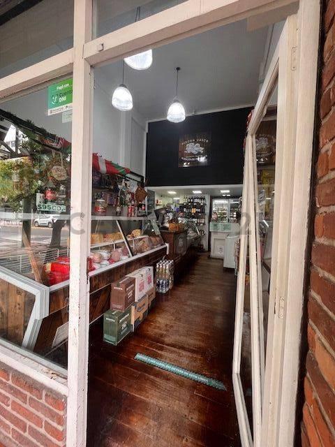 Venta de Local Comercial en Ituzaingo Centro 4