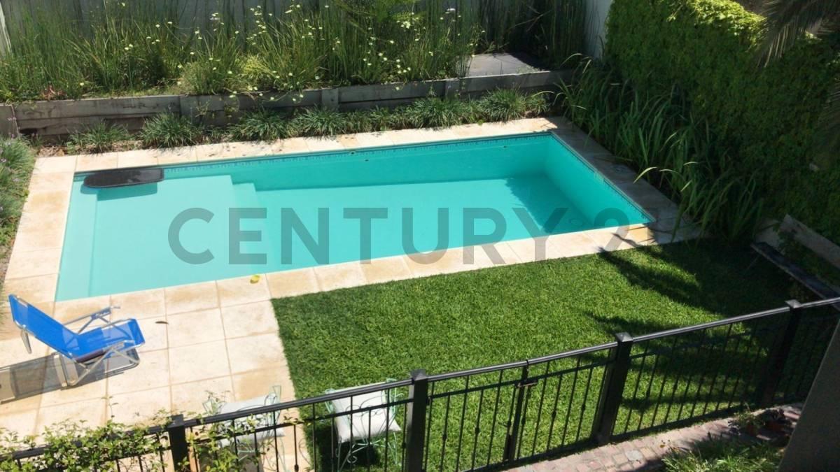 VENTA DE CASA DE 5 AMBIENTES EN ITUZAINGO NORTE - PERMUTA