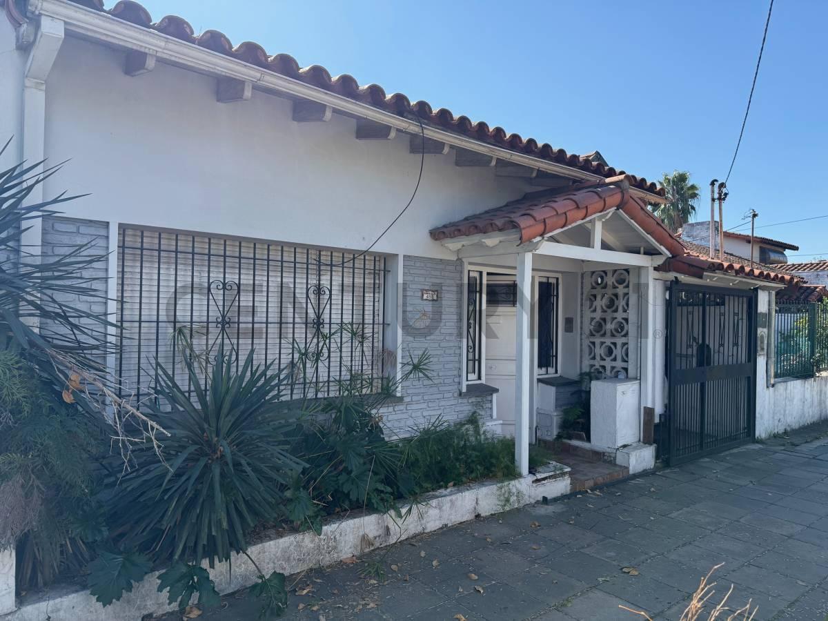 VENTA DE CASA 4 AMB EN ITUZAINGO NORTE.