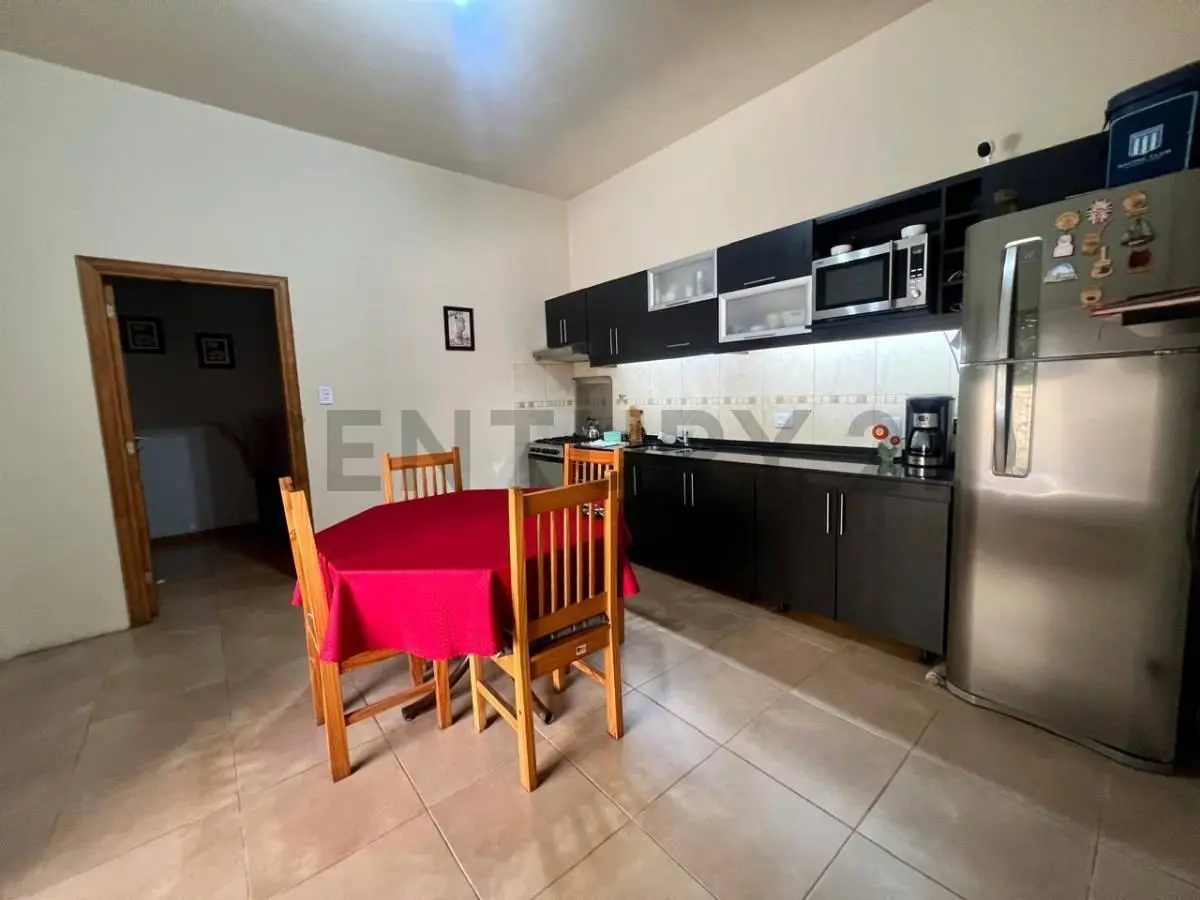 VENTA DE CASA 4 AMBIENTES SOBRE LOTE DE 490 METROS CUADRADOS APTO CREDITO 3