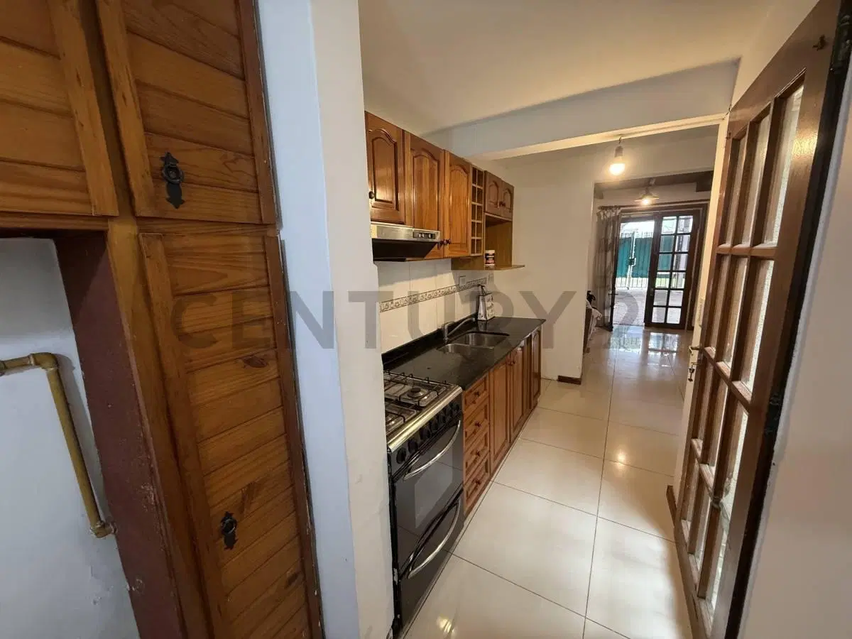 VENTA DE CASA 3 AMBIENTES EN CASTELAR NORTE 3