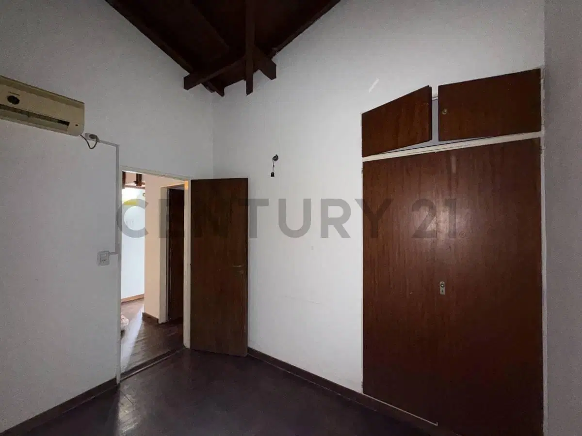VENTA DE CASA 3 AMBIENTES EN CASTELAR NORTE 4