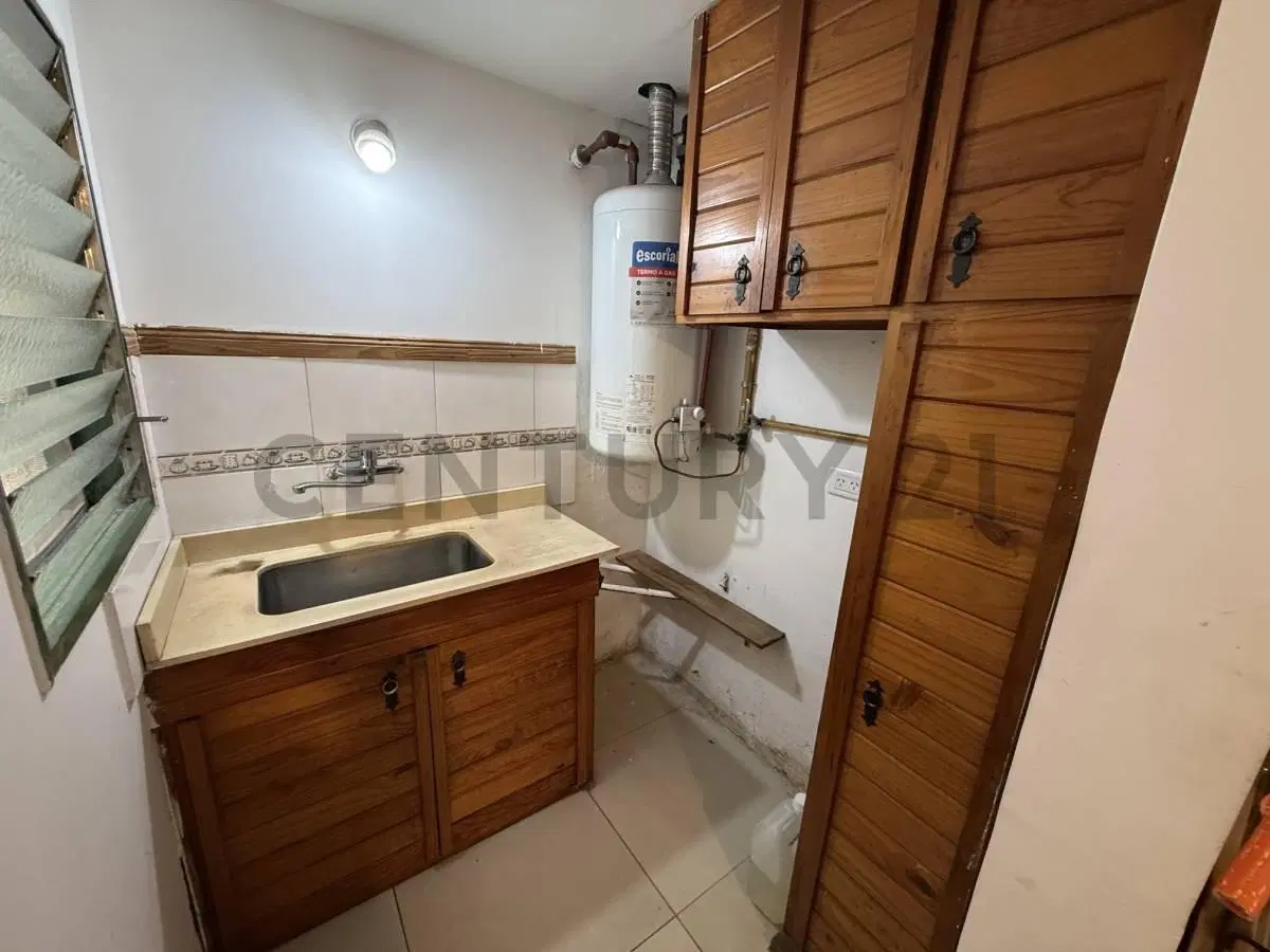 VENTA DE CASA 3 AMBIENTES EN CASTELAR NORTE 4