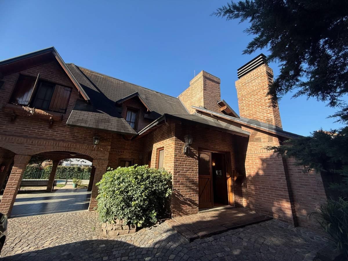 Foto de Venta de casa 5 ambientes en Country Banco Provincia. Francisco Alvarez, imagen 4