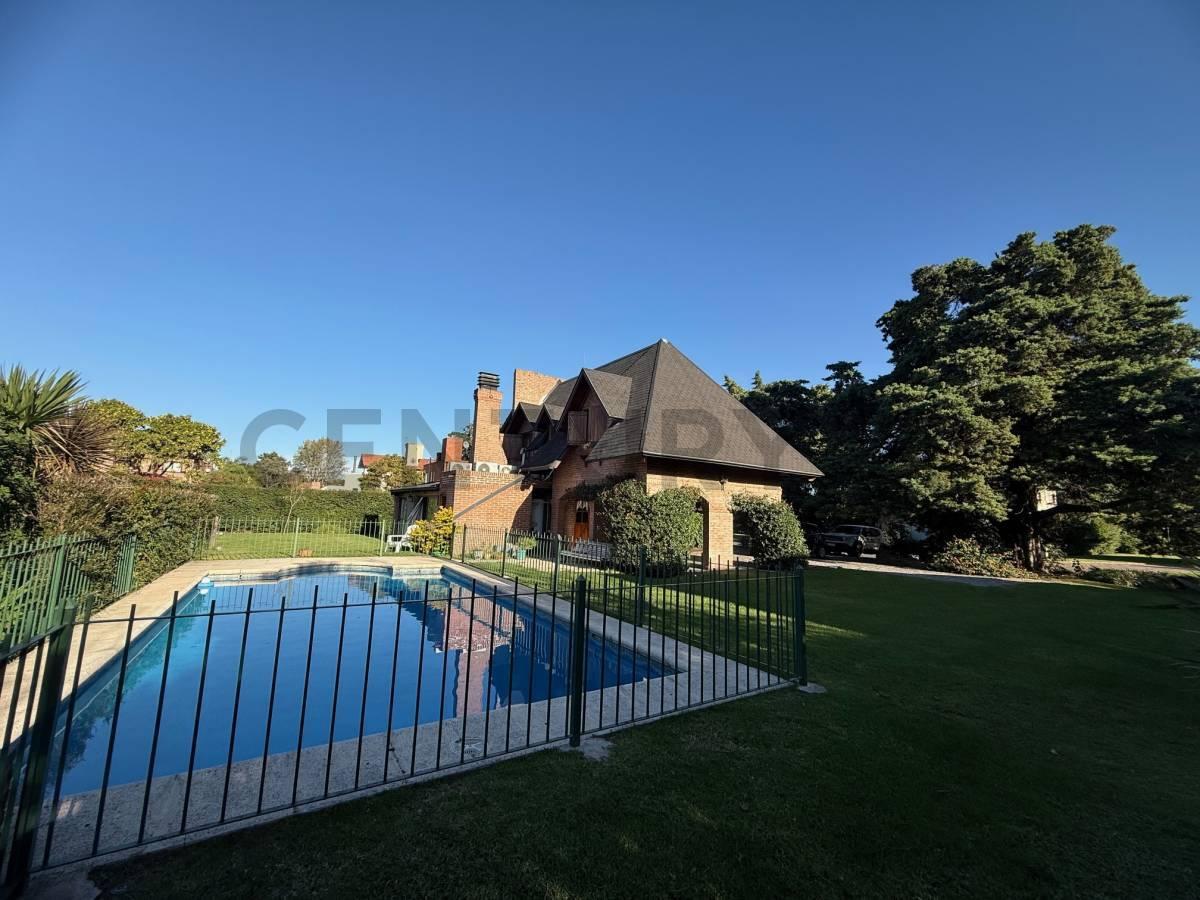Foto de Venta de casa 5 ambientes en Country Banco Provincia. Francisco Alvarez, imagen 1