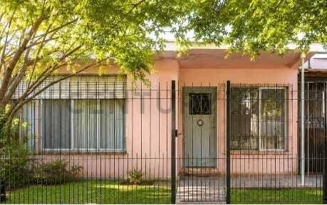 Foto de VENTA CASA 4 AMBIENTES ITUZAINGO SUR, imagen 1