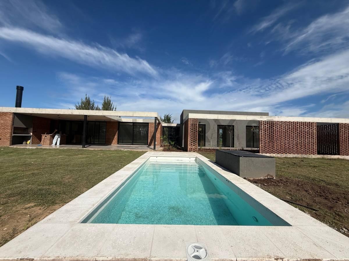 Foto de VENTA DE CASA 5 AMBIENTES EN LUJAN, SANTA INÉS, imagen 2