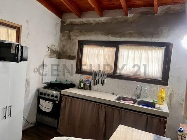 Foto de Casa en venta 3 ambientes con amplio parque en Marcos Paz, imagen 5
