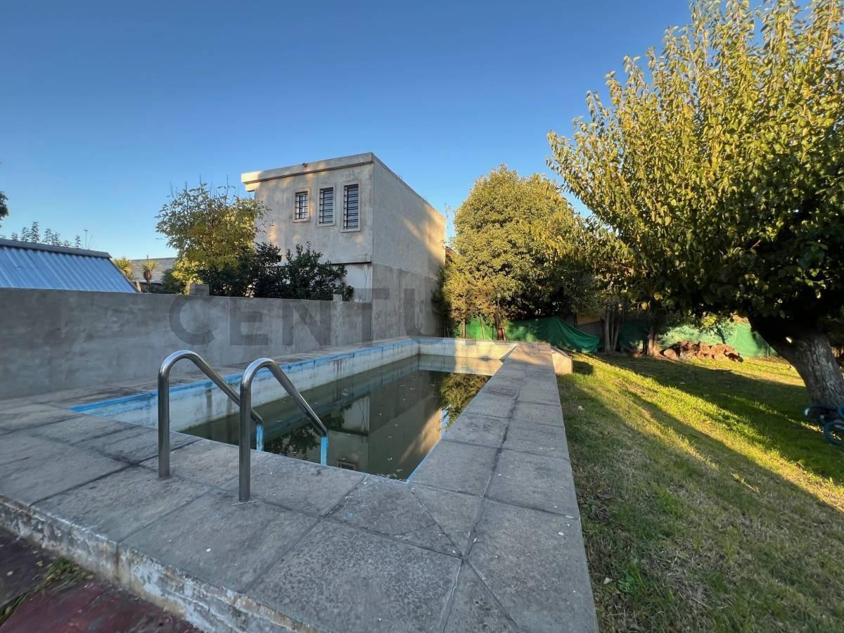 Foto de Venta de lote con gran pileta en Marcos Paz .Gran Oportunidad!!!, imagen 1