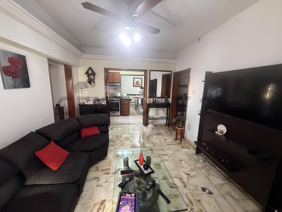 Foto de VENTA DE CASA 6 AMBIENTES EN MORON NORTE, imagen 4