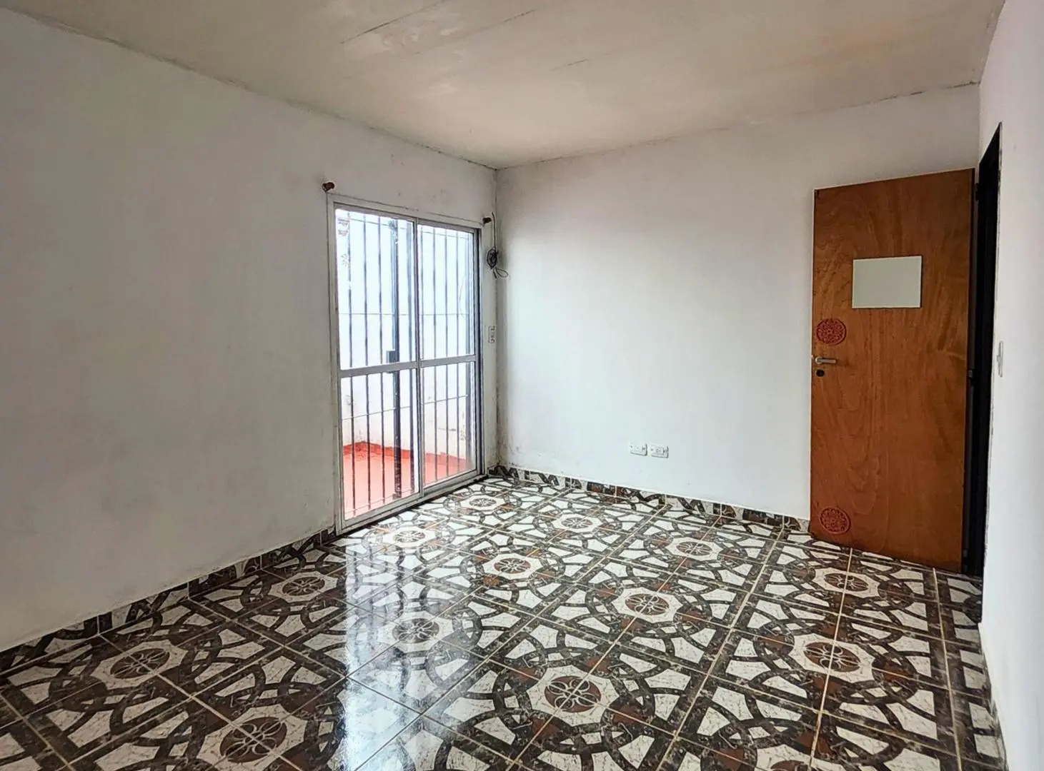 ALQUILER - DOS AMBIENTES - WILDE - PATIO - TERRAZA 1