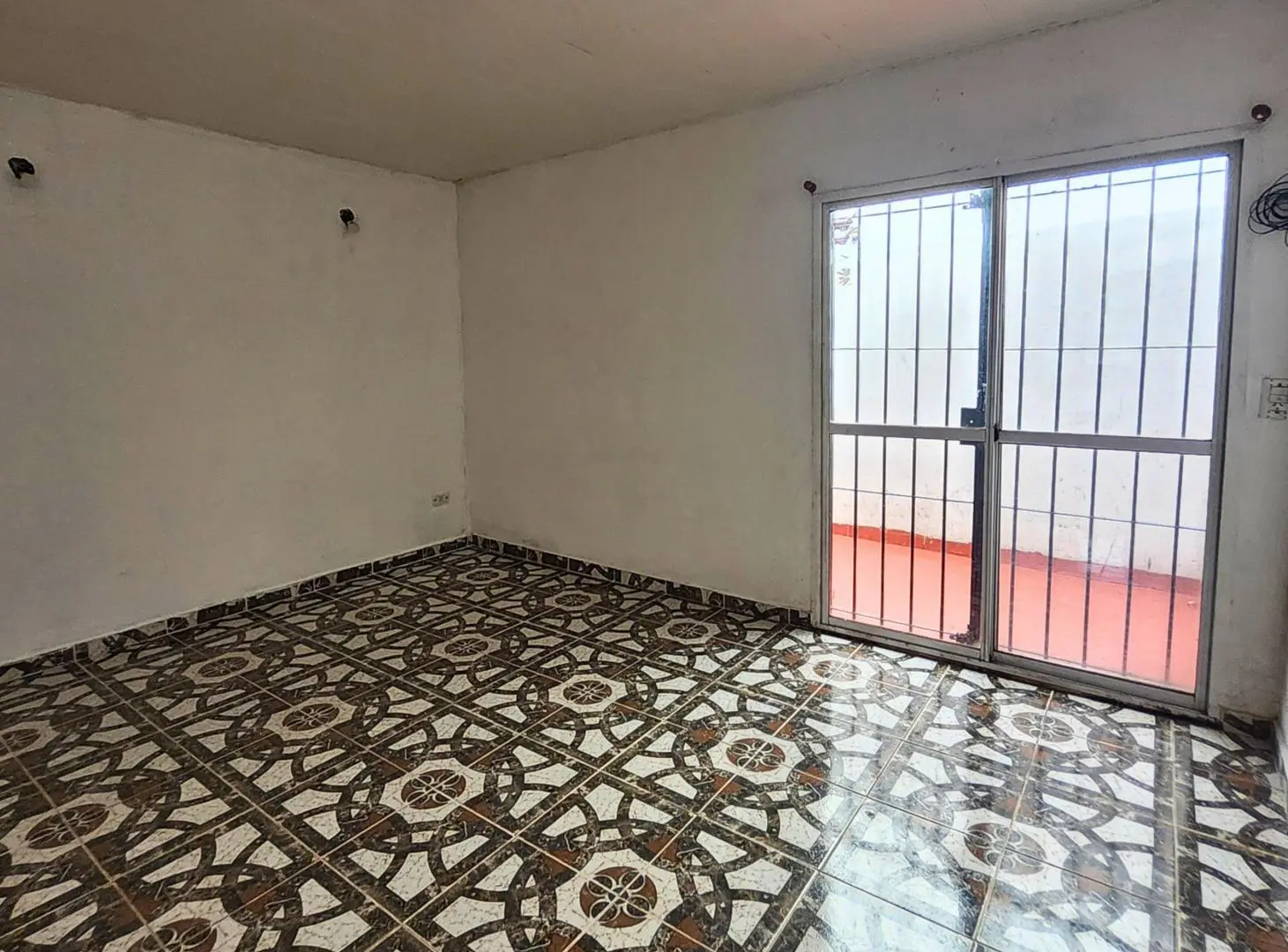 ALQUILER - DOS AMBIENTES - WILDE - PATIO - TERRAZA 3