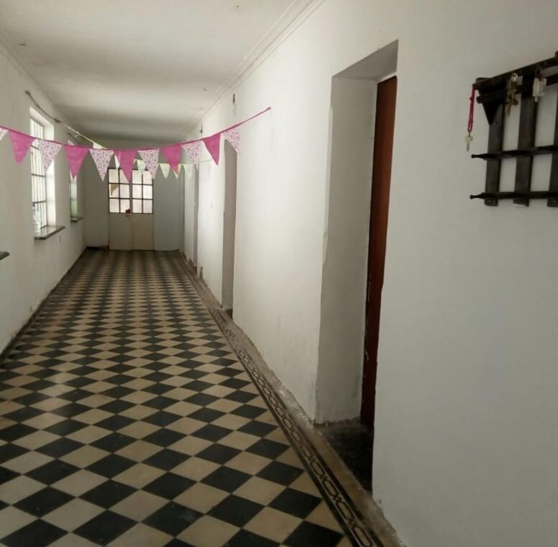 Foto de GALPÓN Y CASA EN AMPLIO TERRENO, A METROS DE AVENIDA, imagen 3