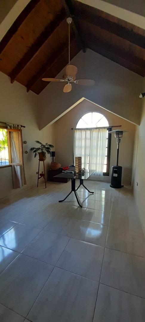 Destacada Propiedad en Villa California 4