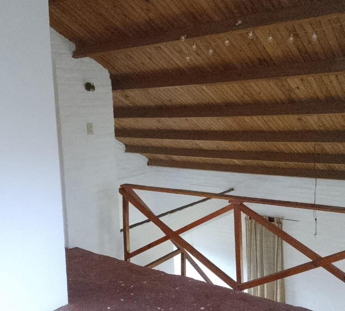 Casa con Pileta en Villa California 2