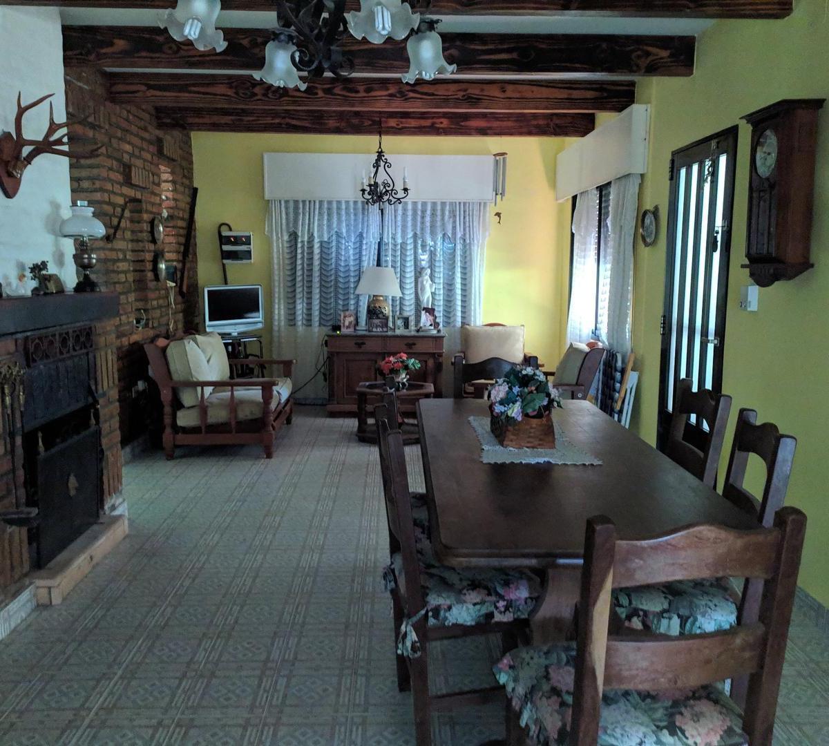 Casa de Estilo en Country Ubajay 1