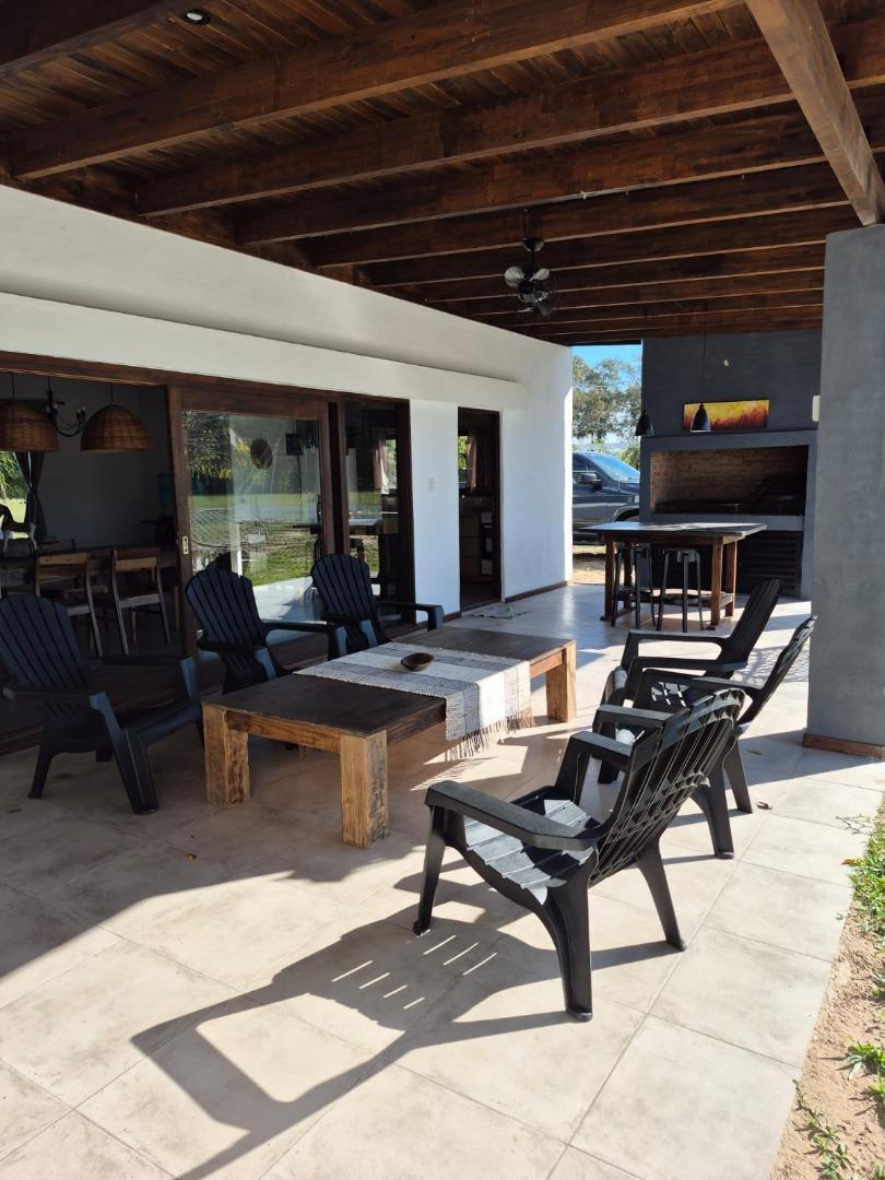 Foto de ESPECTACULAR CASA A ESTRENAR AMOBLADA CON PILETA, imagen 1