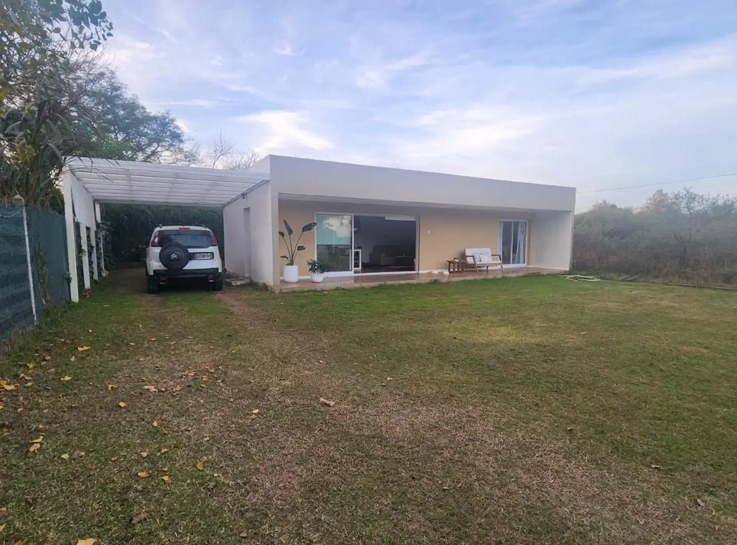 HERMOSA CASA EN VENTA EN COLASTINE NORTE KM 1.5 2