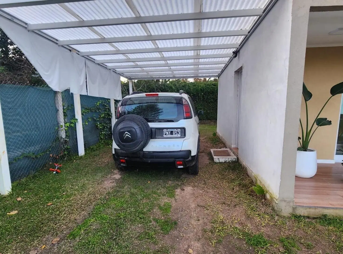 HERMOSA CASA EN VENTA EN COLASTINE NORTE KM 1.5 3