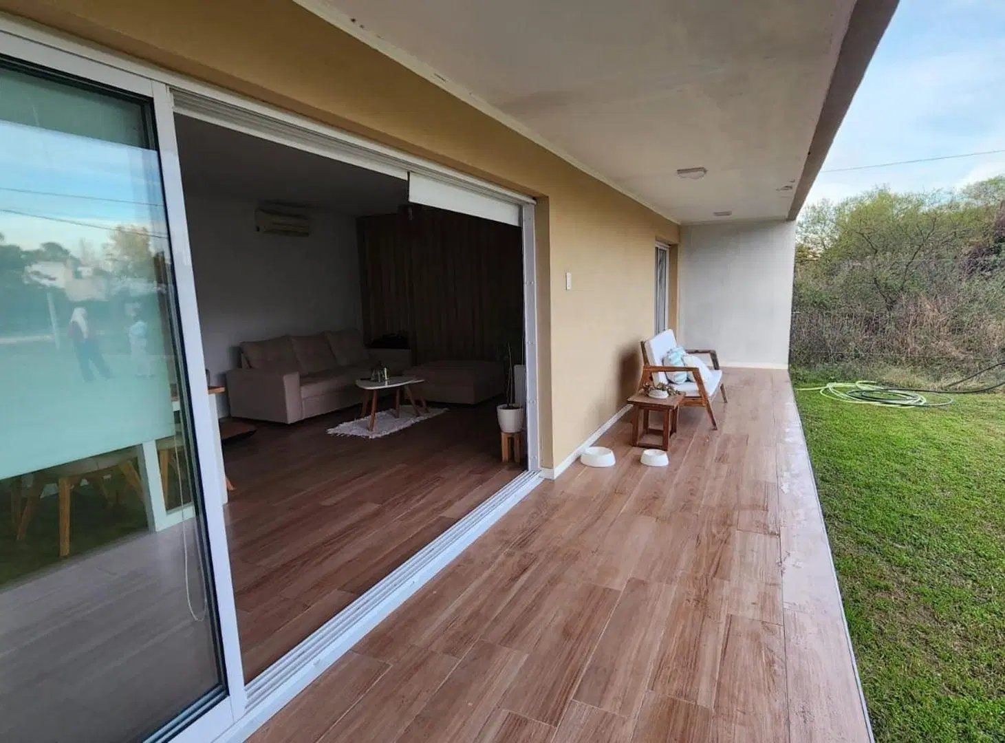 HERMOSA CASA EN VENTA EN COLASTINE NORTE KM 1.5 4