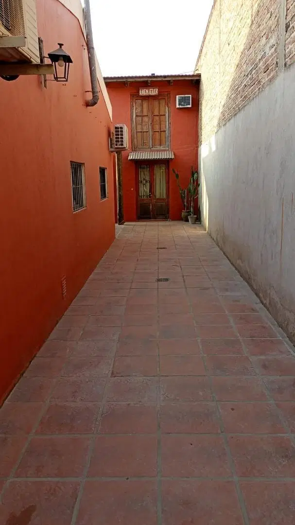 AMPLIA CASA CON TRES DORM, LOFT INDEPENDIENTE Y COCH 1