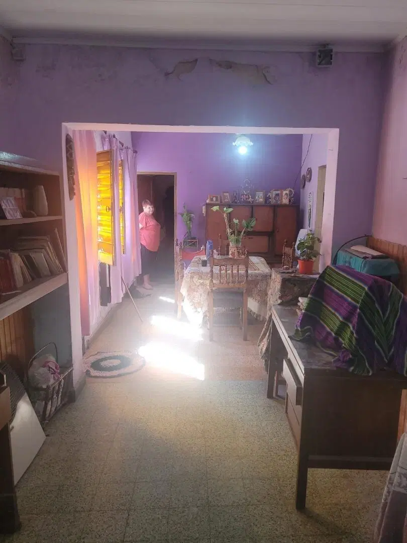 SALON MAS CASA EN BLAS PARERA 8