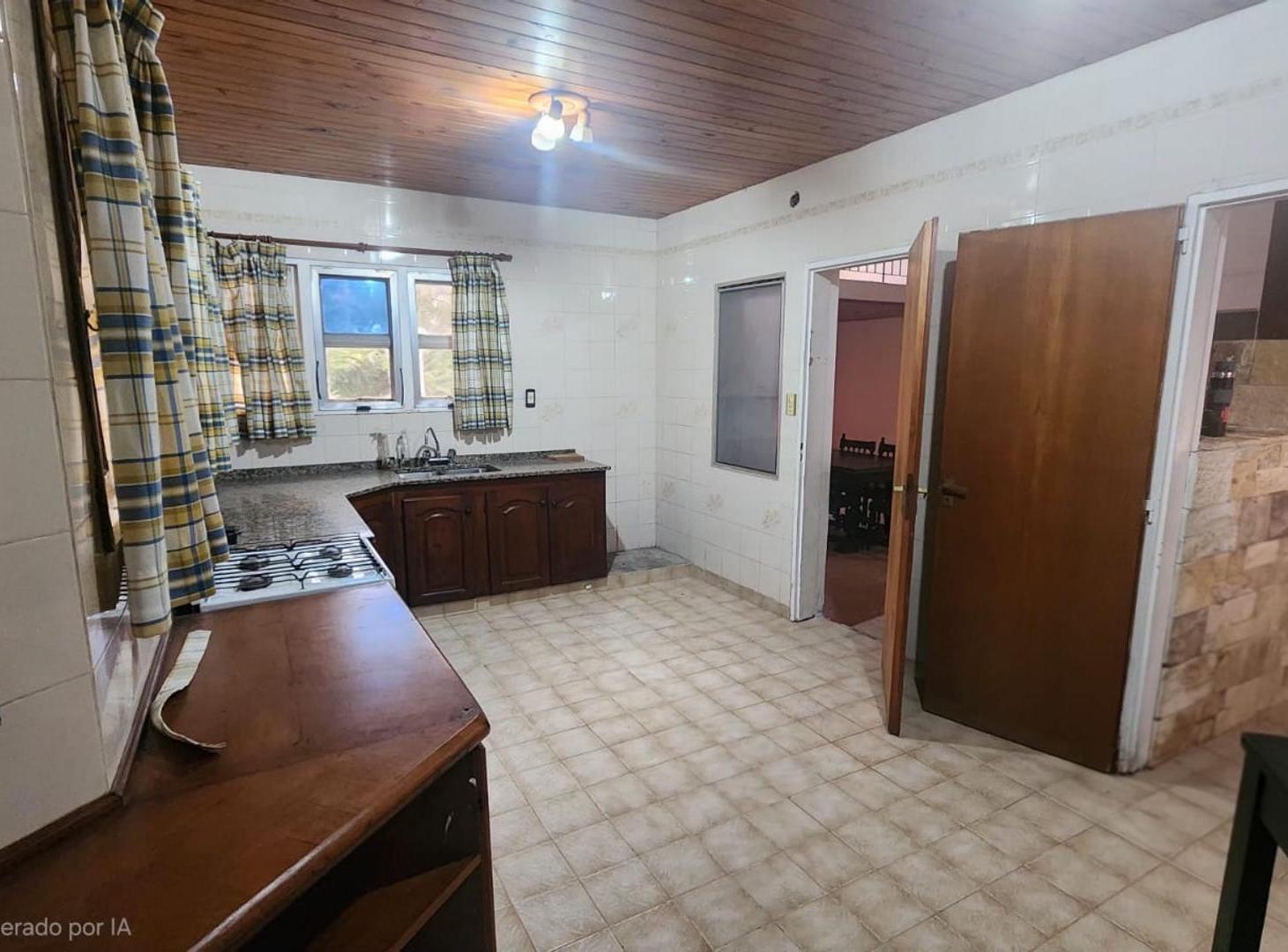 Foto de Casa de 5 dormitorios con parque y piscina en Country Ubajay, imagen 4