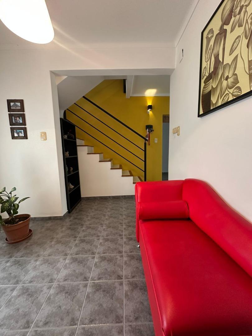 Foto de CASA EN VENTA – BARRIO SARGENTO CABRAL | APTA CRÉDITO, imagen 1