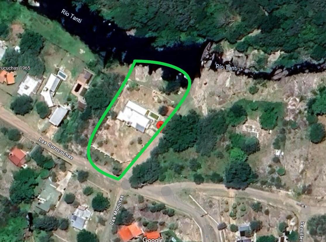 Casa con Pileta y 40 m de Costa Propia 3