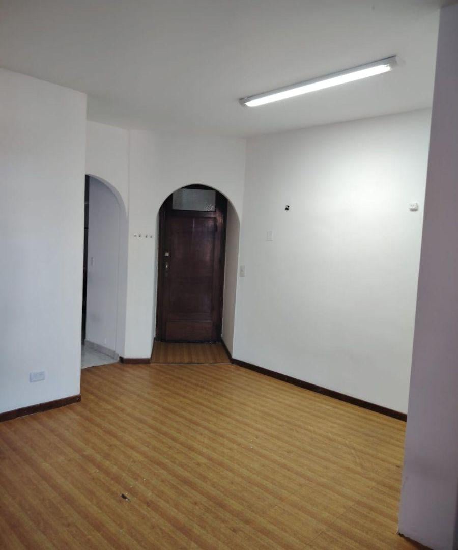 Foto de BALVANERA 2 AMB AMPLIO C/ BALCON AV CORRIENTES AL 1700, imagen 3