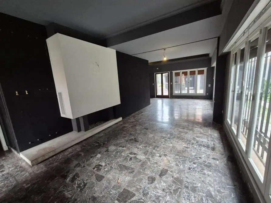 Inmueble comercial en venta y alquiler. Monte Grande 4