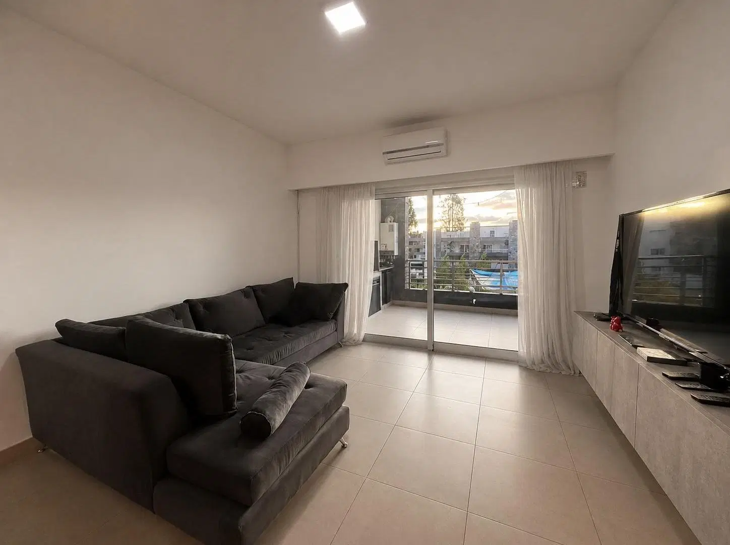 Departamento 2 ambientes en venta y alquiler. Ayres de Canning 8
