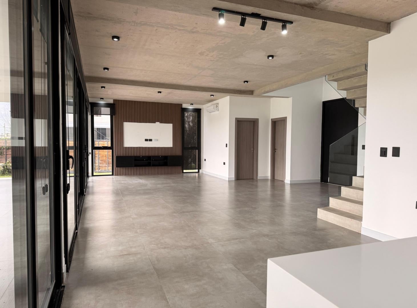 Foto de Exclusiva casa de categoria en alquiler. Barrio Los Naranjos, Canning, imagen 5