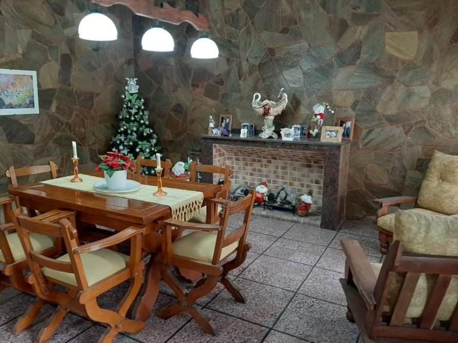 Foto de Casa quinta en venta sobre lote 2.400m2 ideal desarrollo inmobiliario, imagen 3